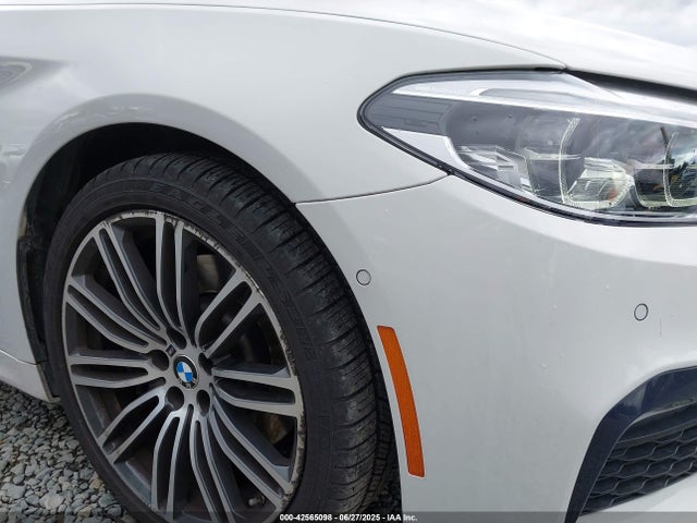 WBAJA9C57KB389401 BMW 530e