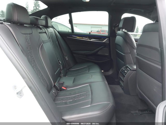WBAJA9C57KB389401 BMW 530e