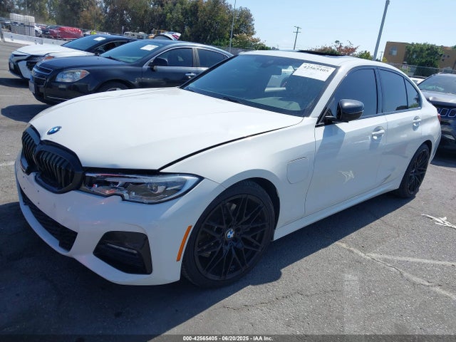 3MW5P7J05M8C02723 BMW 330e