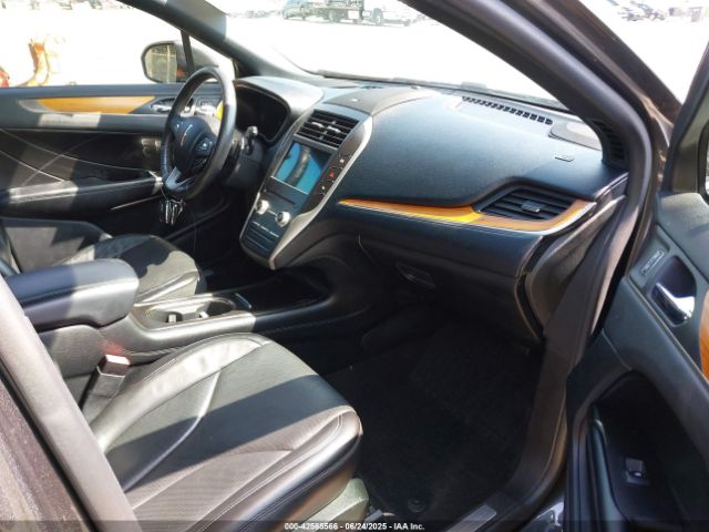 2019 LINCOLN MKC 5LMTJ3DH8KUL13426 Photo 4