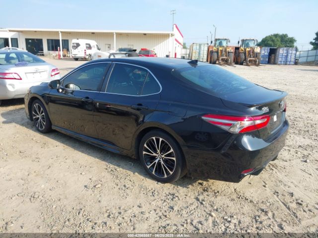 2018 TOYOTA CAMRY 4T1B11HK0JU646825 Photo 2