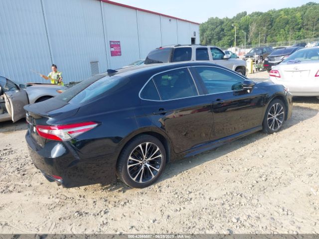 2018 TOYOTA CAMRY 4T1B11HK0JU646825 Photo 3