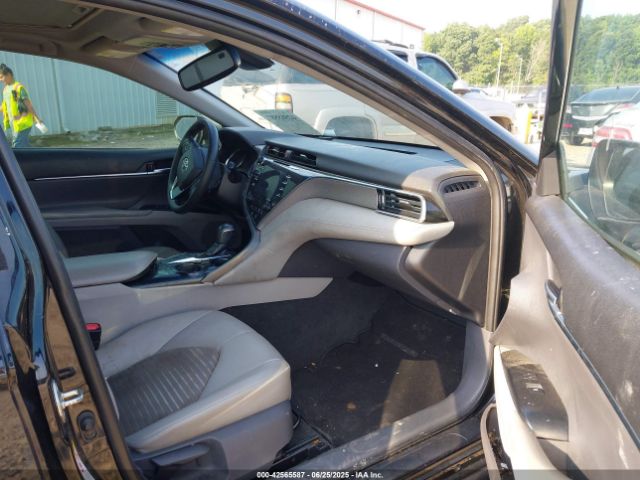 2018 TOYOTA CAMRY 4T1B11HK0JU646825 Photo 4