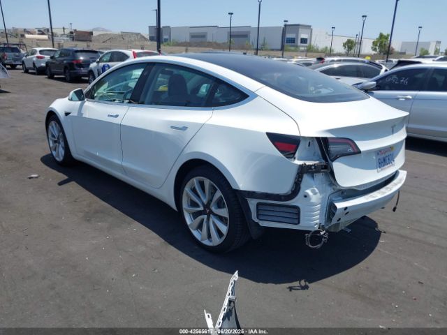 2018 TESLA MODEL 3 5YJ3E1EAXJF164834 Photo 2