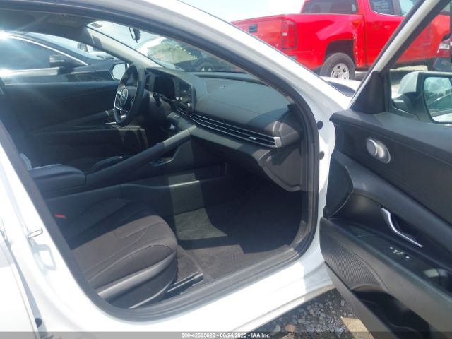 2022 HYUNDAI ELANTRA 5NPLM4AG9NH066707 Photo 4