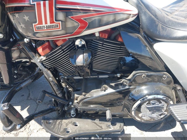 2018 HARLEY-DAVIDSON FLTRXSE 1HD1TCL13JB955431 Photo 8