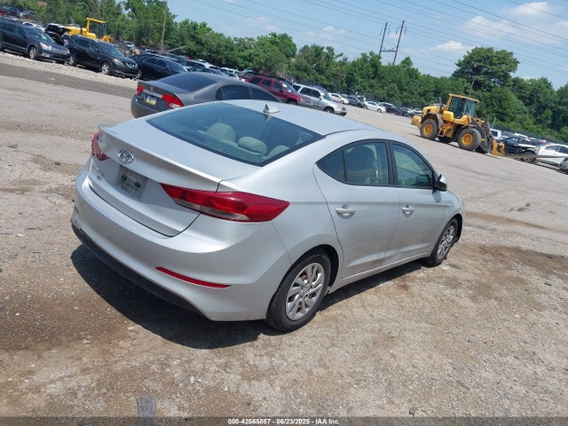 KMHD74LFXHU325792 Hyundai Elantra