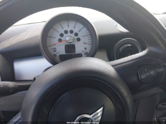 2011 MINI COOPER WMWSU3C50BT252819 Photo 6