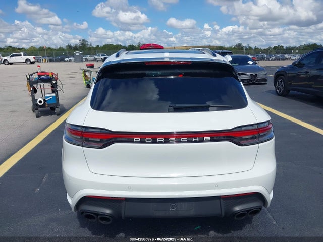 Porsche Macan 2021 WP1AB2A55MLB34767 Image 16