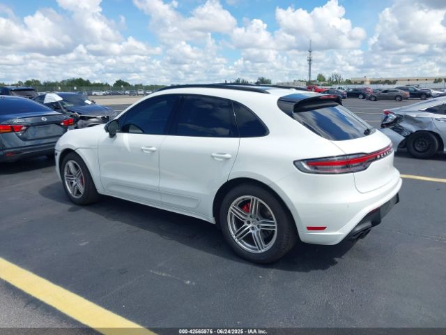 2021 PORSCHE MACAN WP1AB2A55MLB34767 Photo 2