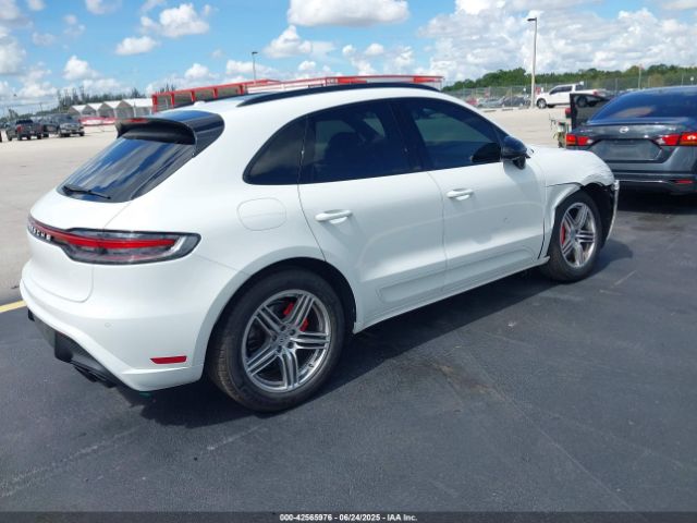 2021 PORSCHE MACAN WP1AB2A55MLB34767 Photo 3