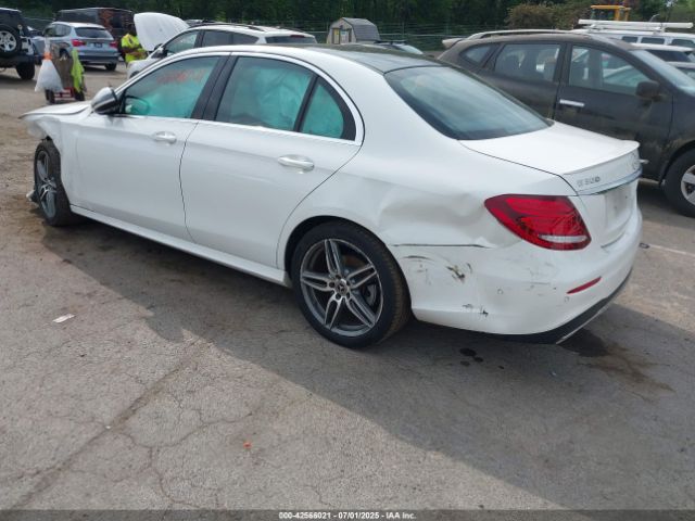 2018 MERCEDES-BENZ E 300 WDDZF4KB9JA456091 Photo 2