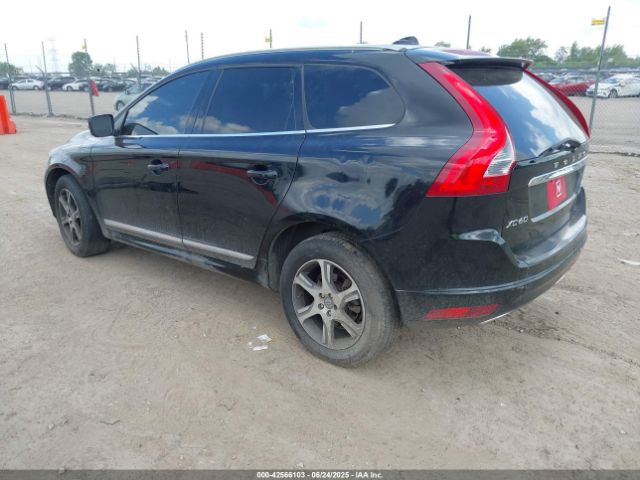 2015 VOLVO XC60 YV4902RD1F2588137 Photo 2