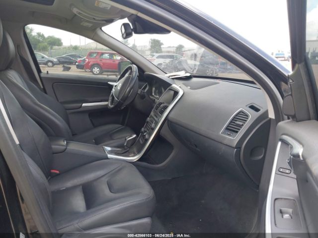 2015 VOLVO XC60 YV4902RD1F2588137 Photo 4