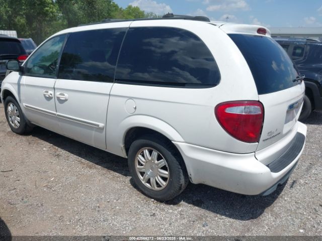 2005 CHRYSLER TOWN & COUNTRY 2C4GP54L05R465984 Photo 2