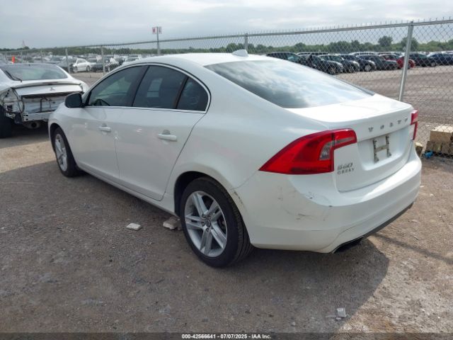 2015 VOLVO S60 YV126MFB8F1305105 Photo 2