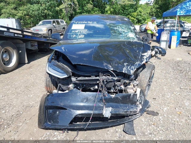 Tesla MODEL X 2022 7SAXCBE68NF344489 Image 11