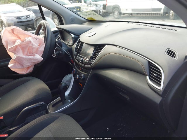 Chevrolet le2 2022 KL7CJNSM2NB544614 Image 5