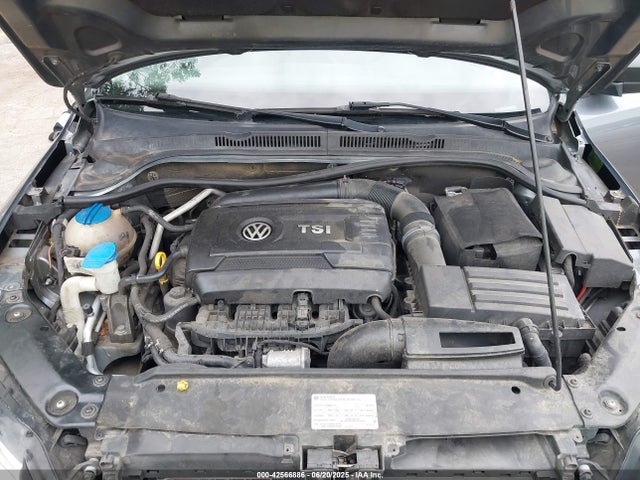 3VWD17AJ9FM215751 Volkswagen 2015