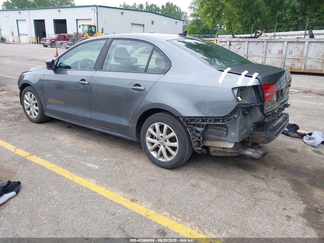 3VWD17AJ9FM215751 Volkswagen 2015