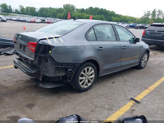 3VWD17AJ9FM215751 Volkswagen 2015