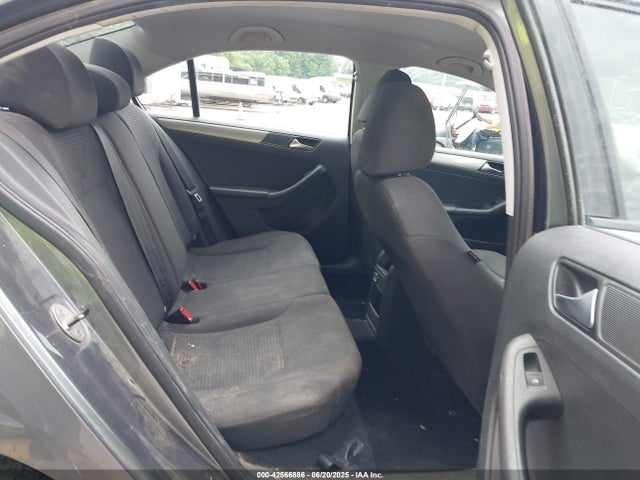 3VWD17AJ9FM215751 Volkswagen 2015