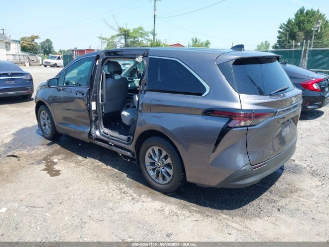 2023 TOYOTA SIENNA 5TDYRKECXPS139552 Photo 2