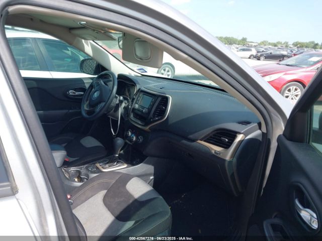 1C4PJLAB3GW230328 Jeep Cherokee