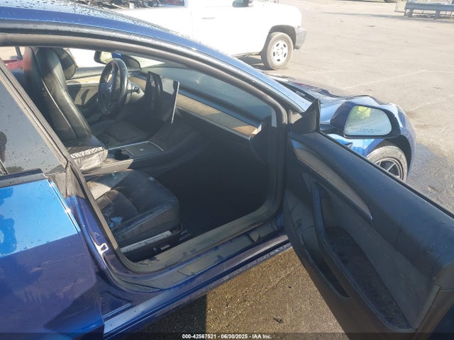 2022 TESLA MODEL 3 5YJ3E1EAXNF188735 Photo 4