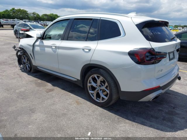 2022 BMW X3 5UX43DP03N9L39942 Photo 2
