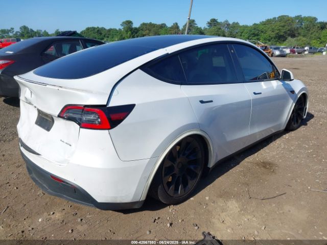 2021 TESLA MODEL Y 5YJYGDEE2MF112381 Photo 3