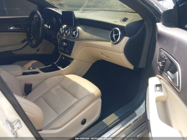 2014 MERCEDES-BENZ CLA 250 WDDSJ4EB2EN042032 Photo 4