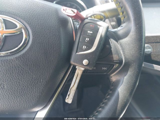 2019 TOYOTA CAMRY 4T1B11HK2KU837129 Photo 10