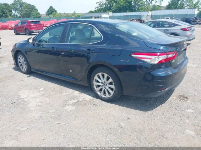 2018 TOYOTA CAMRY 4T1B11HK4JU523934 Photo 2