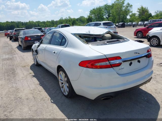 2013 JAGUAR XF SAJWA0ES2DPS69052 Photo 2