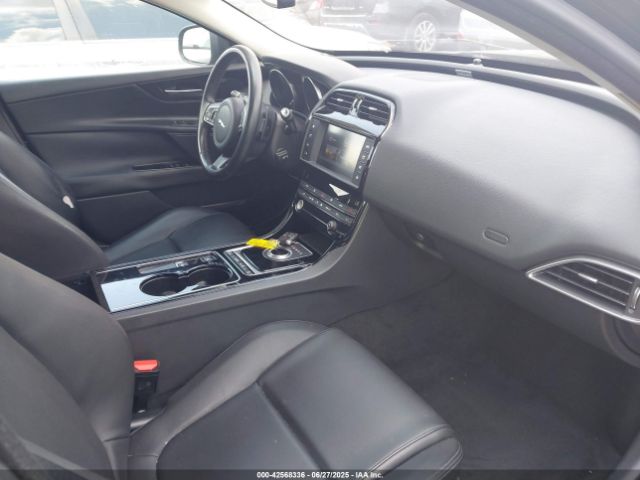 2017 JAGUAR XE SAJAD4BG0HA945502 Photo 4