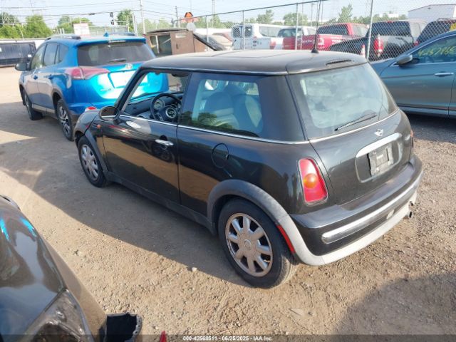 2002 MINI COOPER WMWRC33422TC37704 Photo 2