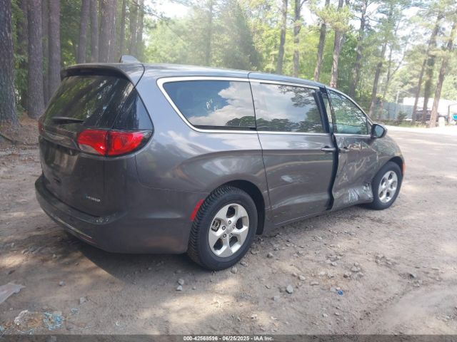 2018 CHRYSLER PACIFICA HYBRID 2C4RC1H70JR187642 Photo 3