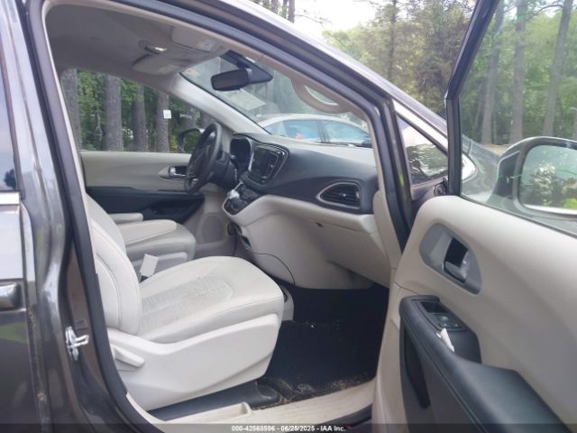 2018 CHRYSLER PACIFICA HYBRID 2C4RC1H70JR187642 Photo 4