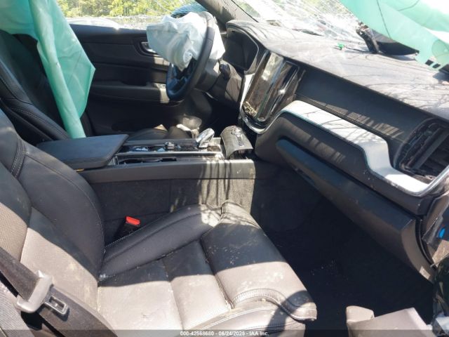 2024 VOLVO XC60 RECHARGE PLUG-IN HYBRID YV4H60DJ7R1946475 Photo 4