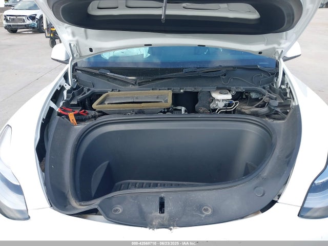 2021 TESLA MODEL Y 5YJYGDEE6MF211141 Photo 9