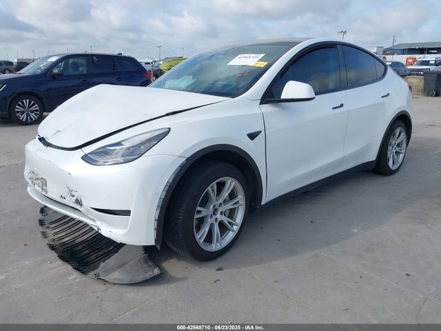 2021 TESLA MODEL Y 5YJYGDEE6MF211141 Photo 1
