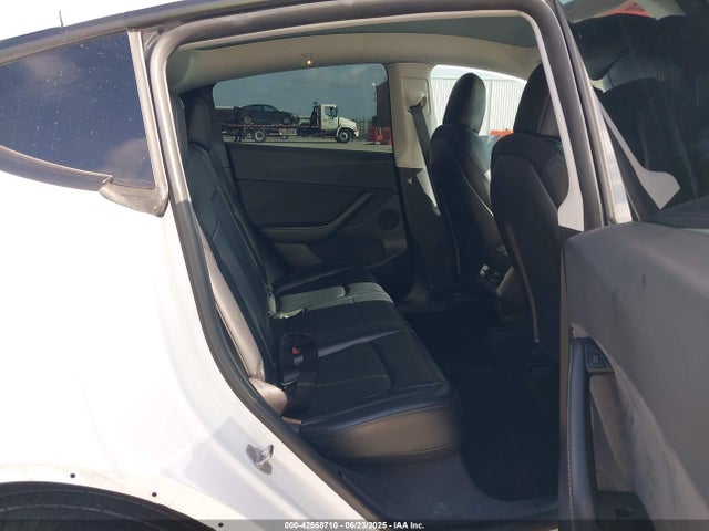 2021 TESLA MODEL Y 5YJYGDEE6MF211141 Photo 7