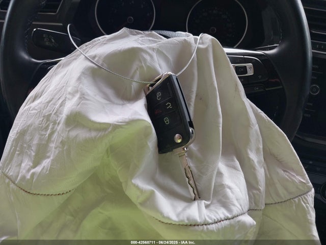 3VV2B7AX9KM051733 Volkswagen 2019