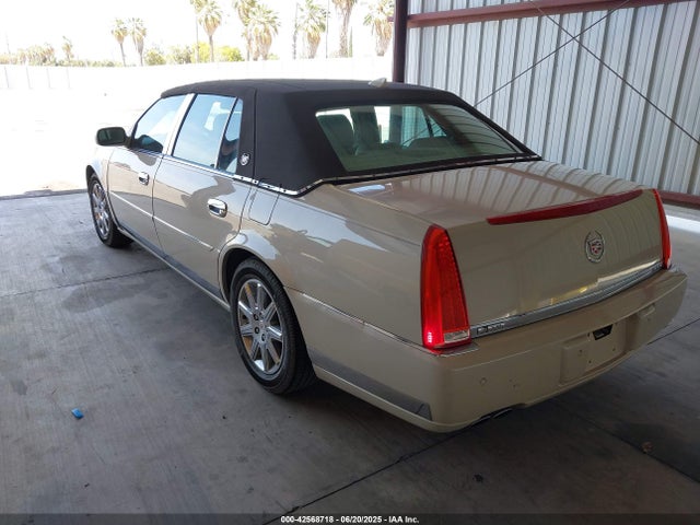 2010 CADILLAC DTS 1G6KH5EY1AU135868 Photo 2