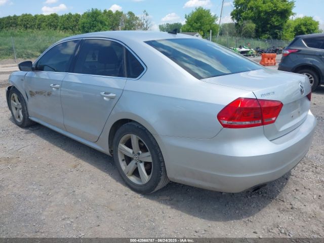 2015 VOLKSWAGEN PASSAT 1VWAT7A36FC115431 Photo 2