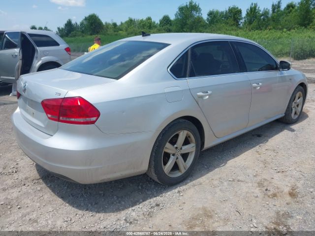 2015 VOLKSWAGEN PASSAT 1VWAT7A36FC115431 Photo 3