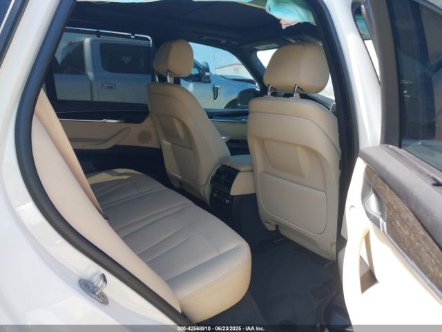 2018 BMW X5 5UXKR2C57J0Z16742 Photo 7