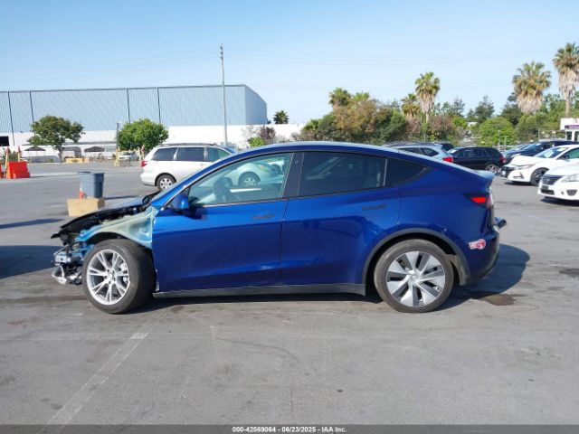 7SAYGDEE7PF621275 Tesla Model Y