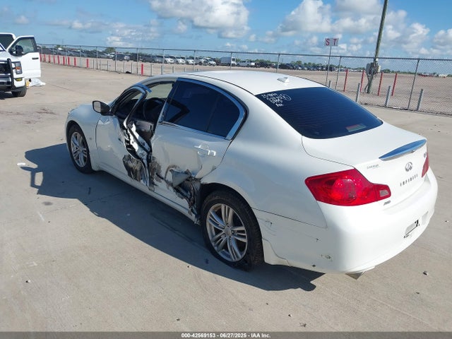 JN1CV6AR1FM651303 Infiniti 2015